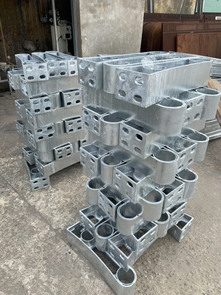 Lan can cầu đường bộ Kontum